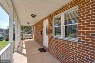 104 Morton Ct in Manassas Park, VA - Building Photo - Building Photo