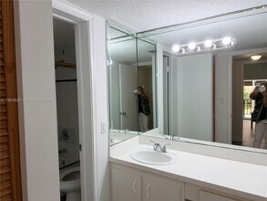 9229 SW 87th Ave in Miami, FL - Building Photo - Building Photo