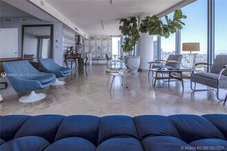 601 NE 36th St, Unit 3101 in Miami, FL - Foto de edificio - Building Photo