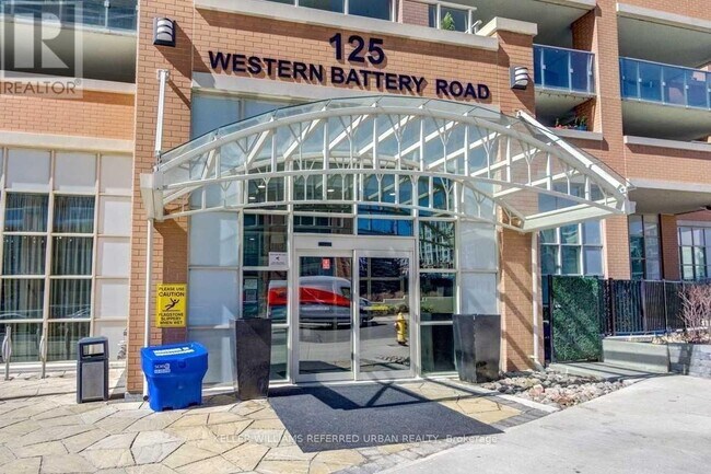125 Western Battery Rd in Toronto, ON - Building Photo - Building Photo