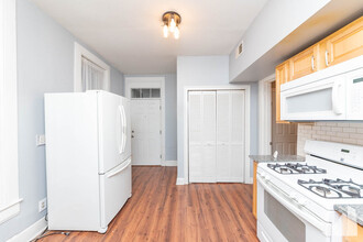 848 N Wood St, Unit 3 in Chicago, IL - Foto de edificio - Building Photo