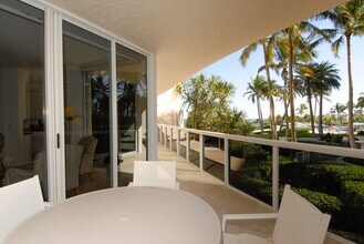 3200 N Ocean Blvd, Unit 406 in Fort Lauderdale, FL - Foto de edificio - Building Photo