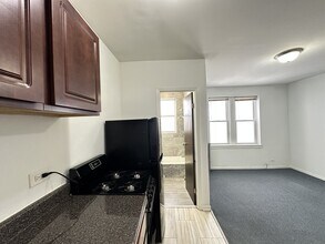 5710 N Winthrop Ave in Chicago, IL - Building Photo - Building Photo