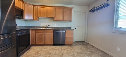 891 Bristle Pine Pl in Millcreek, UT - Building Photo - Building Photo