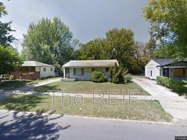 6069 Natchez Dr in Mount Morris, MI - Building Photo - Building Photo