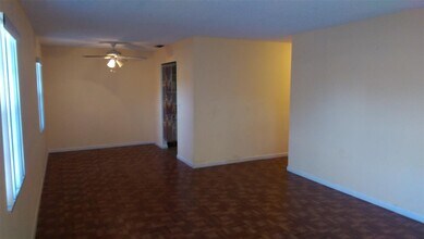 11380 NW 39th St, Unit 3 in Coral Springs, FL - Building Photo - Building Photo