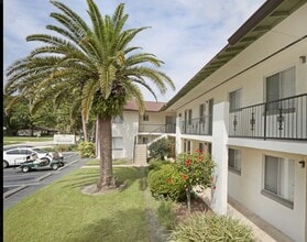 Golfview Apartments in Daytona Beach, FL - Building Photo - Building Photo