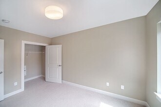 33 Rogers St in Cambridge, MA - Building Photo - Building Photo