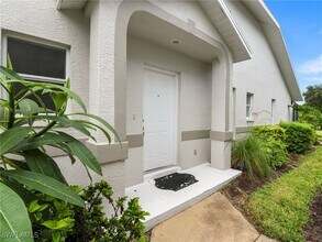 1856 W Crown Pointe Blvd in Naples, FL - Building Photo - Building Photo