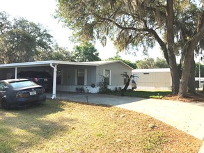 Oak Meadow Mobile Home Park in Lakeland, FL - Building Photo - Building Photo