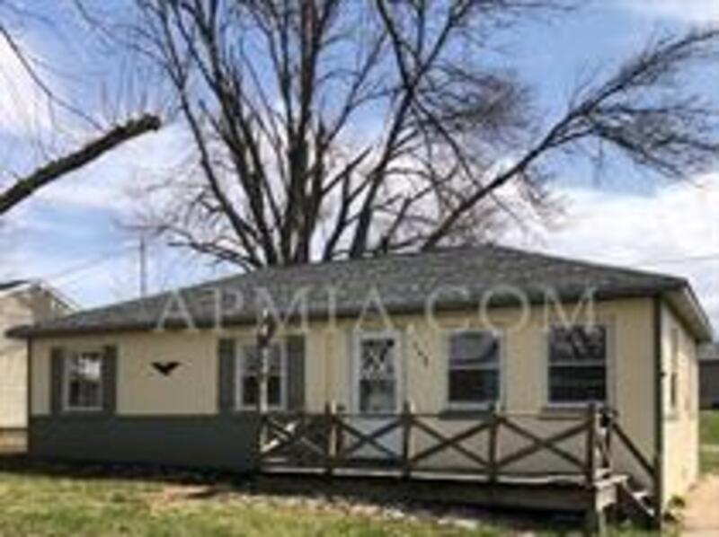 105 21st St in Marion, IA - Building Photo