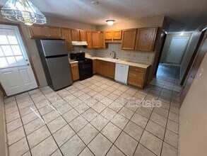983 Pom Ct in Trenton, OH - Building Photo - Building Photo