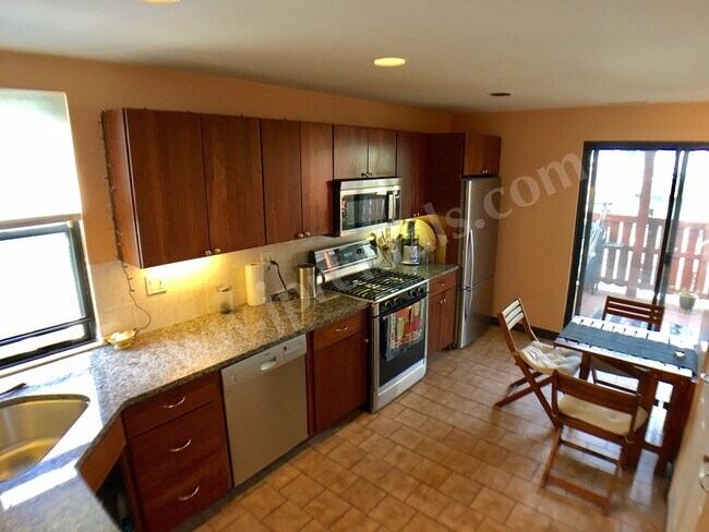 102 Paul Gore St in Boston, MA - Building Photo - Building Photo