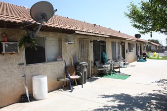 24238 Postal Ave in Moreno Valley, CA - Foto de edificio - Building Photo