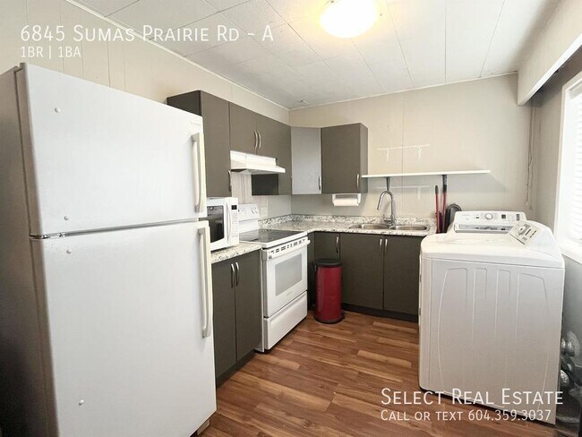 6845 Sumas Prairie Rd in Chilliwack, BC - Building Photo - Building Photo