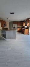 5280 NW 113th Pl in Doral, FL - Foto de edificio - Building Photo