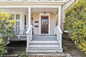 113 Maple Ave in Morristown, NJ - Building Photo - Building Photo