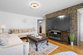 7625 W Strong St in Harwood Heights, IL - Building Photo - Building Photo