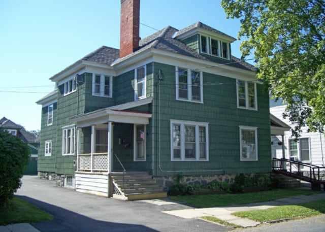 78 Prospect Ave in Gloversville, NY - Foto de edificio