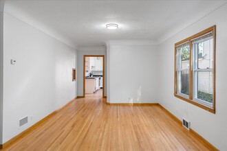 1519 Adams St NE, Unit 1 in Minneapolis, MN - Building Photo - Building Photo