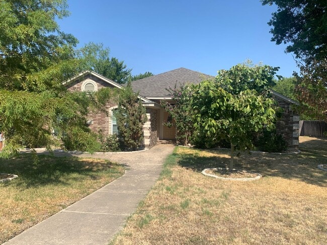 1605 S Roy Reynolds Dr in Killeen, TX - Building Photo - Building Photo
