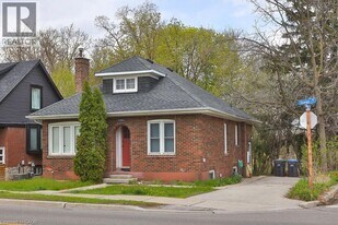 311 Queen St S in Mississauga, ON - Building Photo