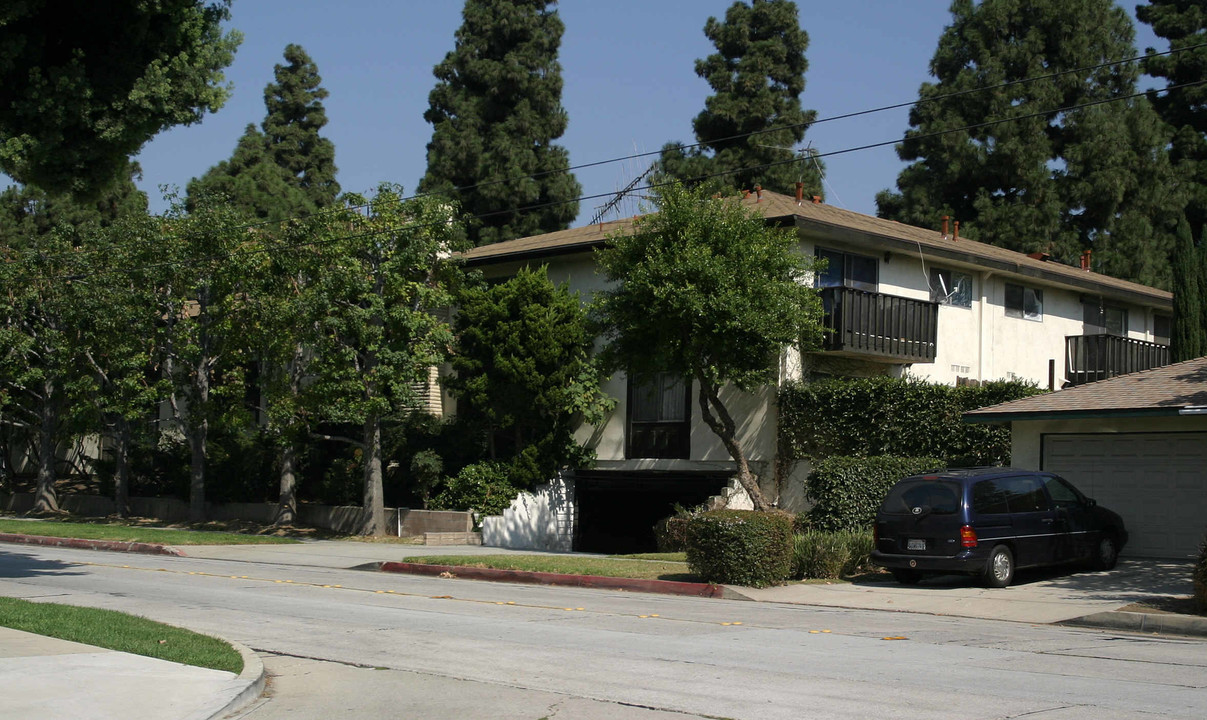 11830 Beverly Blvd in Whittier, CA - Foto de edificio