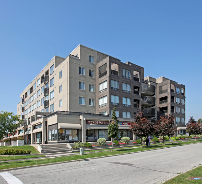 Regency Court in Toronto, ON - Building Photo - Building Photo