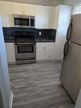 119 Royal Park Dr, Unit 4c in Oakland Park, FL - Building Photo - Building Photo