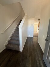 4152 Glacier View Dr in Springfield, OR - Building Photo - Building Photo