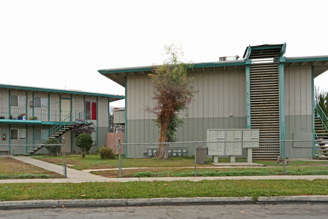 Sierra Pine Apartments in Fresno, CA - Foto de edificio