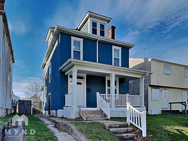 property at 153 N Oakley Ave