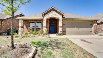 107 Arborside Dr in Waxahachie, TX - Building Photo