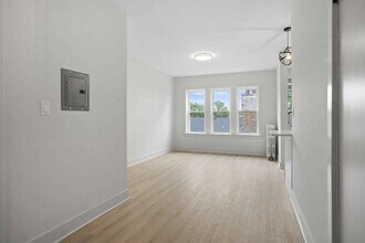3035 W Rosemont Ave in Chicago, IL - Building Photo - Building Photo