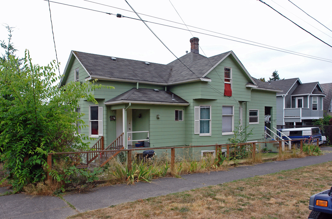 Bowdoin Apartments in Seattle, WA - Building Photo