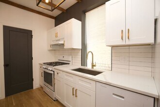 908 N California Ave, Unit G09C in Chicago, IL - Foto de edificio - Building Photo