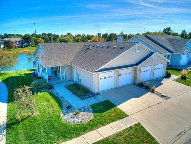 property at 2820 Buckingham Ct
