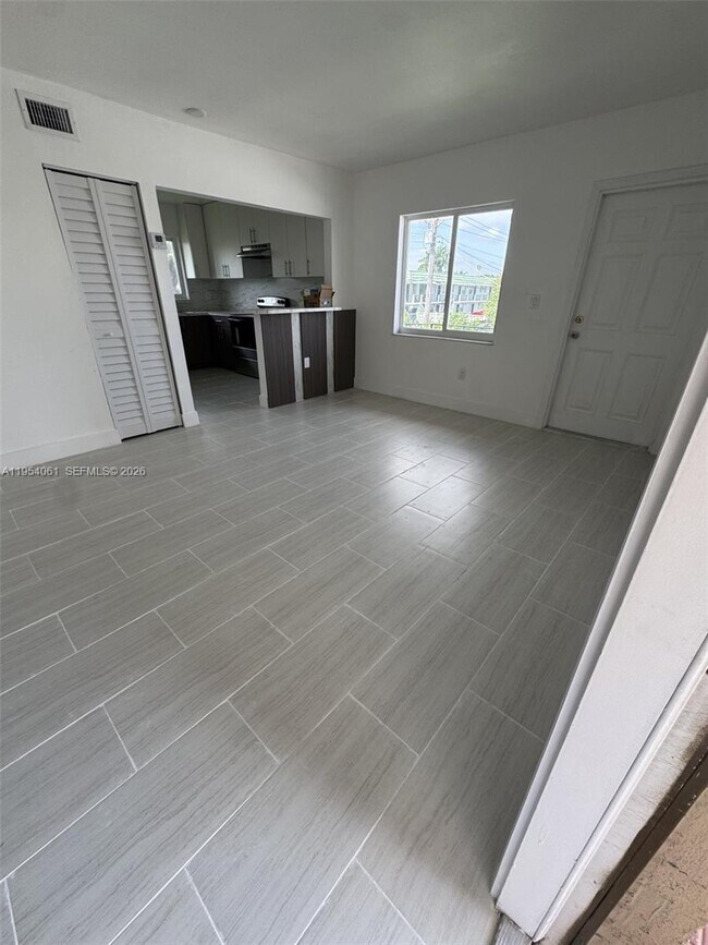 800 NW 44th Ave in Miami, FL - Building Photo - Building Photo