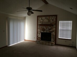 418 Apple Dr in Crestview, FL - Foto de edificio - Building Photo