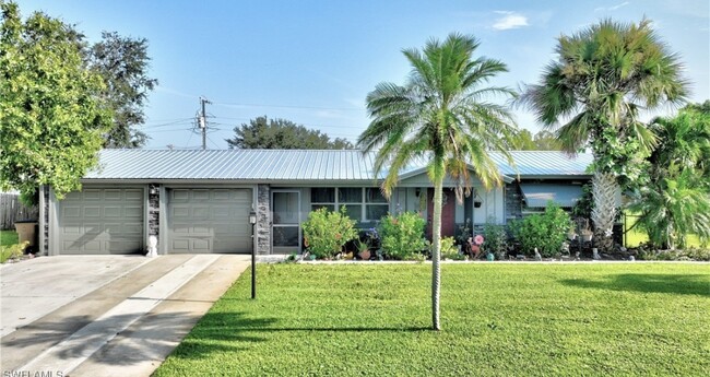 1313 Barnsdale St in Lehigh Acres, FL - Building Photo - Building Photo
