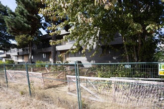 1325 W 70th Ave in Vancouver, BC - Building Photo - Building Photo