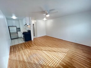 2925 4th St in Santa Monica, CA - Building Photo - Building Photo