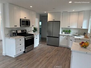 2410 Gates Ave in Redondo Beach, CA - Foto de edificio - Building Photo