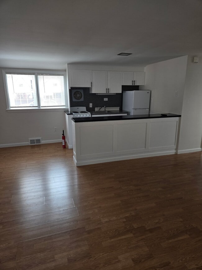 1405 Washington St in Hellertown, PA - Building Photo - Building Photo