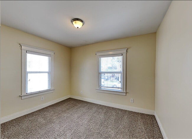 655 Waverly Dr in Elgin, IL - Building Photo - Building Photo