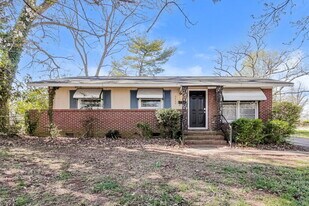 3800 Seaman Dr in Charlotte, NC - Building Photo