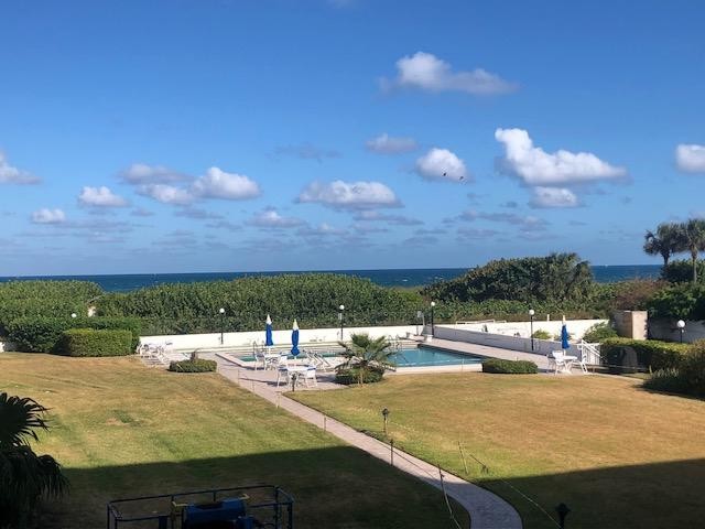 33 S Ocean Ave-Unit -207 in Palm Beach Shores, FL - Foto de edificio