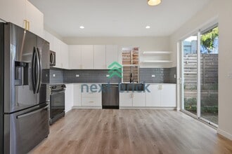 911B 25th Ave S in Seattle, WA - Building Photo - Building Photo