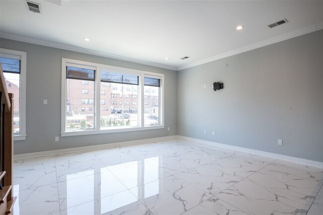 225 Columbia Ave in Jersey City, NJ - Building Photo - Building Photo