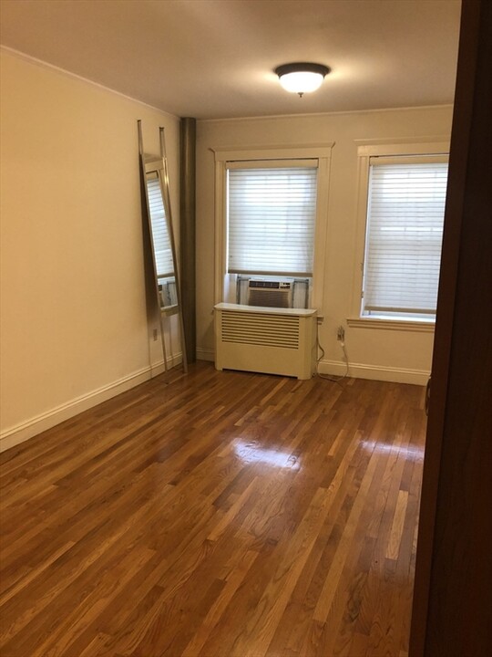 856 Massachusetts Ave, Unit #2 in Cambridge, MA - Building Photo